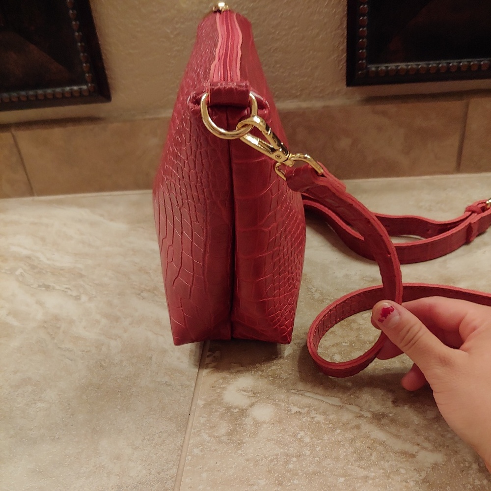 Crossbody - Picture 3 of 5